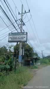 Pemasangan Rak Minimarket di Ponpes Ma'Had Al-Fath Talang Keramat Sumsel