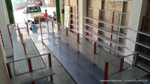 Pemasangan Rak Minimarket di Warung Nusantara Muara Enim