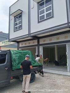 Pemasangan Rak Minimarket di GATRI MART Tebing Tinggi, Empat Lawang